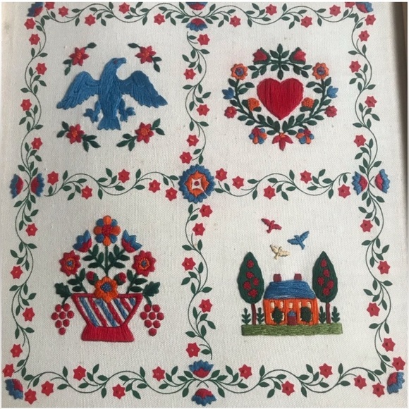 Vintage crewel handmade wall hanging cottage birds floral bohemian vibes - Picture 5 of 6